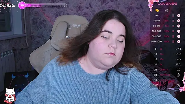 Estelle Hicks online show from November 2025 06:17:01 PM