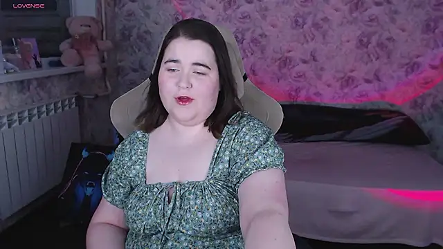 Estelle Hicks online show from March 2026 06:46:01 PM