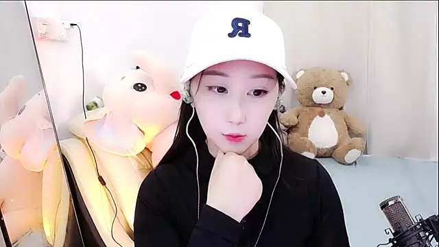 Snapshot of Alcohol_1 chatting on November 2025 01:29:02 PM Alcohol 1 online show from November 2025 01:29:02 PM