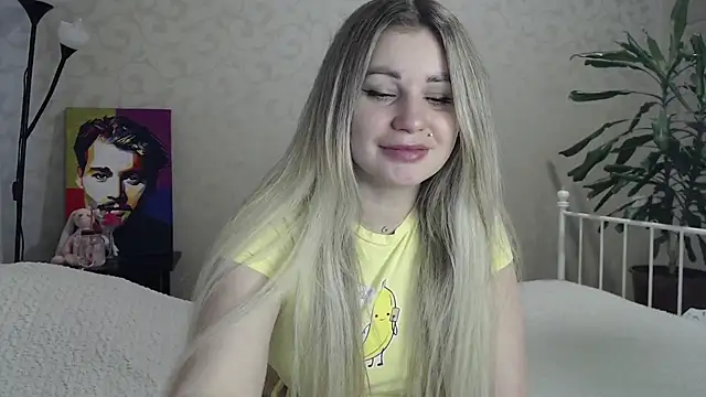 Snapshot of ShyEvaa chatting on April 2026 11:21:02 AM ShyEvaa online show from April 2026 11:21:02 AM