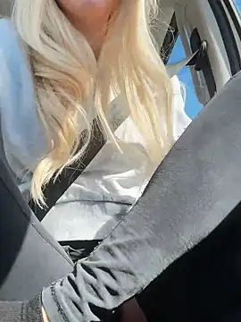 Snapshot of AmaliaMarkova_ chatting on February 2025 11:32:02 AM AmaliaMarkova online show from February 2025 11:32:02 AM