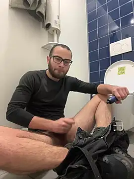 Snapshot of 0maxx00 chatting on January 2025 10:24:02 AM 0maxx00 online show from January 2025 10:24:02 AM