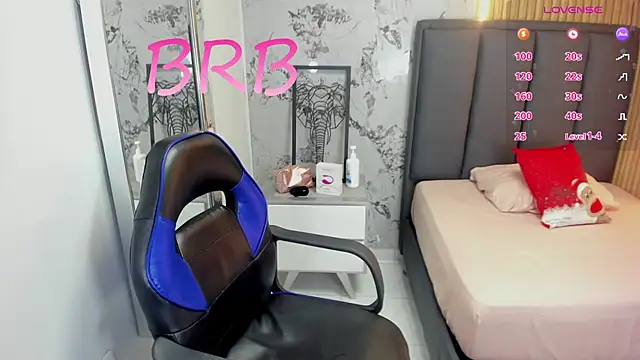 SUZETMONACO online show from December 2025 07:41:02 PM