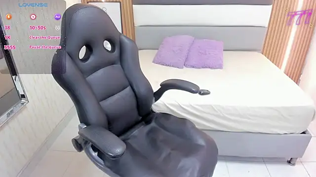 SUZETMONACO online show from April 2026 07:34:01 PM
