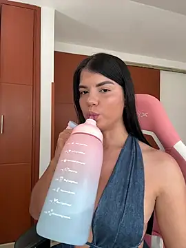 Snapshot of emma_lopes chatting on July 2026 08:22:01 PM emma lopes online show from July 2026 08:22:01 PM