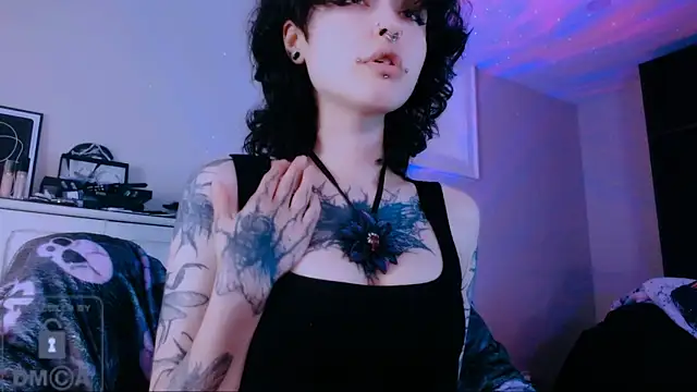 NaughtyLittleFox online show from June 2026 04:37:01 AM