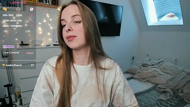 Snapshot of violet_blue_eyes chatting on April 2026 01:07:01 PM violet blue eyes online show from April 2026 01:07:01 PM