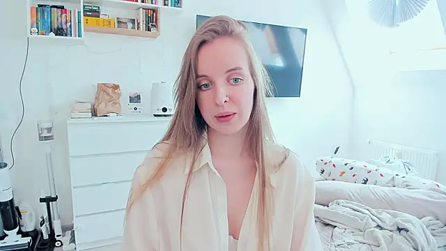 Snapshot of violet_blue_eyes chatting on May 2026 01:30:02 PM violet blue eyes online show from May 2026 01:30:02 PM