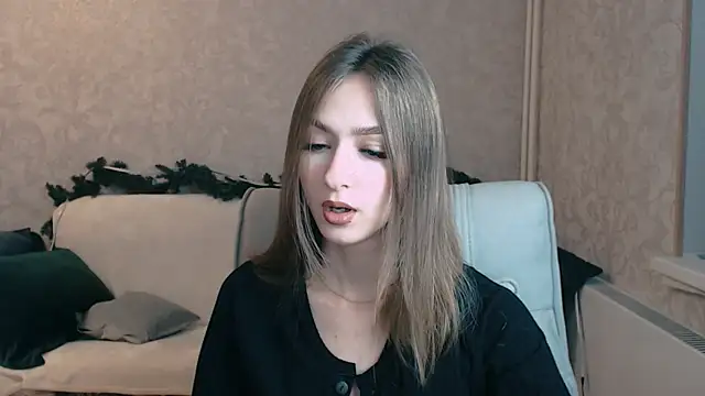 Snapshot of FlorenceDays chatting on February 2025 02:11:02 AM FlorenceDays online show from February 2025 02:11:02 AM