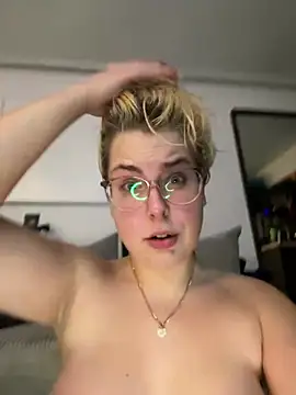 Livewithlucy online show from December 2024 09:54:01 PM