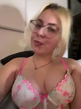 Livewithlucy online show from December 2024 03:46:01 PM