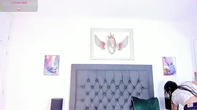 Snapshot of manu_lara chatting on October 2025 12:02:02 PM manu lara online show from October 2025 12:02:02 PM