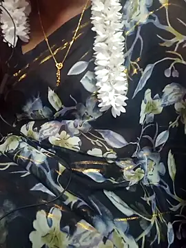 Snapshot of Janavi-janu chatting on November 2025 07:03:01 PM Janavi-janu online show from November 2025 07:03:01 PM