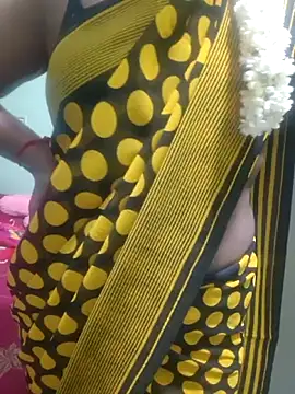 Snapshot of Janavi-janu chatting on November 2025 06:33:02 PM Janavi-janu online show from November 2025 06:33:02 PM