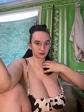 Snapshot of haryachalysa chatting on March 2025 08:02:02 AM haryachalysa online show from March 2025 08:02:02 AM