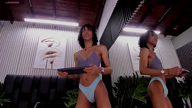 Camille Cedrik online show from September 2025 07:40:02 PM