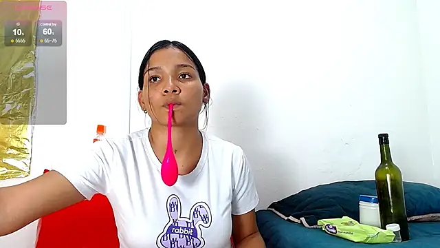 camilavagina24 online show from December 2024 04:47:02 PM