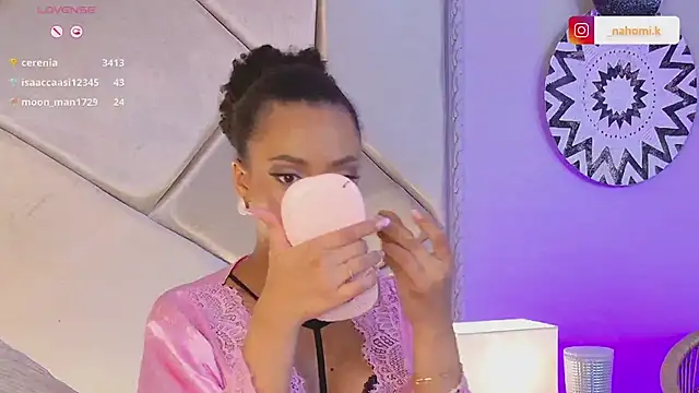 Snapshot of Nahomi_King chatting on February 2025 01:09:02 AM Nahomi King online show from February 2025 01:09:02 AM