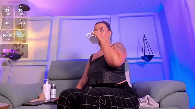 Snapshot of saharawalker chatting on January 2025 07:17:02 AM saharawalker online show from January 2025 07:17:02 AM