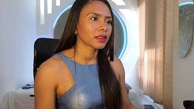 Snapshot of Tatianabr_01 chatting on November 2025 08:57:01 PM Tatianabr 01 online show from November 2025 08:57:01 PM