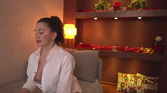 Snapshot of JustinneJade chatting on December 2024 01:17:02 PM JustinneJade online show from December 2024 01:17:02 PM