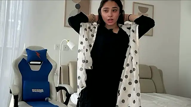 Snapshot of demieliss chatting on March 2026 09:46:02 AM demieliss online show from March 2026 09:46:02 AM