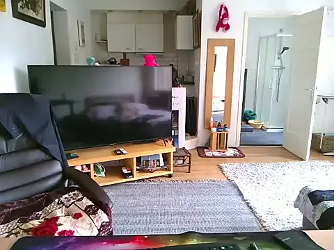 Snapshot of mihaimichael chatting on March 2025 01:40:02 PM mihaimichael online show from March 2025 01:40:02 PM