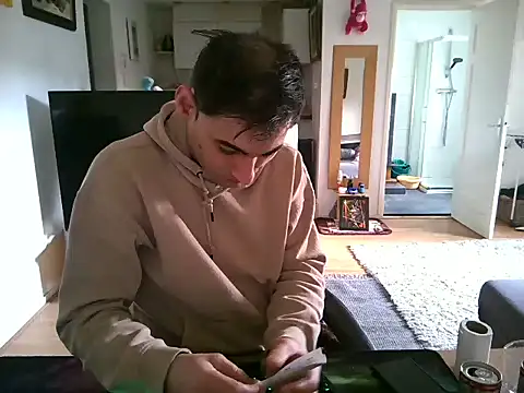 Snapshot of mihaimichael chatting on March 2025 09:32:02 AM mihaimichael online show from March 2025 09:32:02 AM