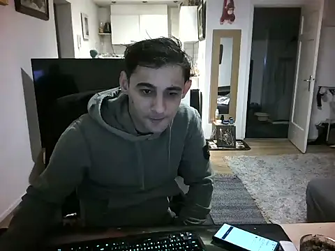 Snapshot of mihaimichael chatting on March 2025 07:28:01 PM mihaimichael online show from March 2025 07:28:01 PM