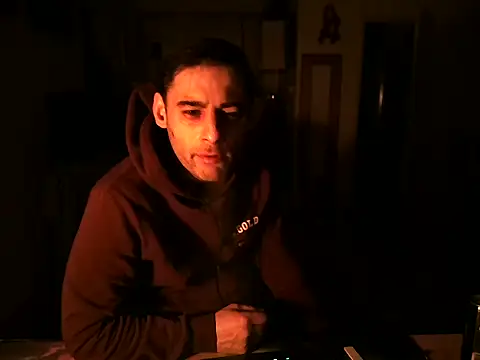 Snapshot of mihaimichael chatting on March 2025 10:20:01 PM mihaimichael online show from March 2025 10:20:01 PM