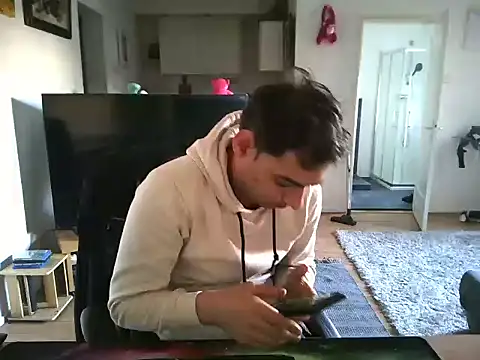 Snapshot of mihaimichael chatting on March 2025 02:59:02 PM mihaimichael online show from March 2025 02:59:02 PM