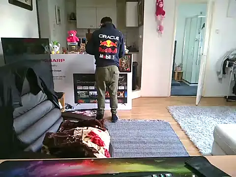 Snapshot of mihaimichael chatting on March 2025 03:19:01 PM mihaimichael online show from March 2025 03:19:01 PM