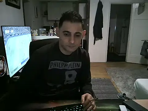 Snapshot of mihaimichael chatting on March 2025 11:31:01 PM mihaimichael online show from March 2025 11:31:01 PM