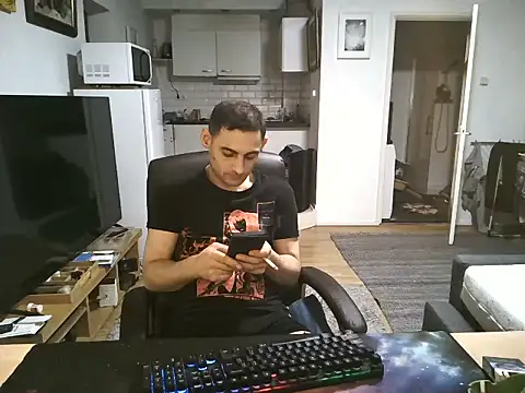 Snapshot of mihaimichael chatting on September 2025 01:16:02 AM mihaimichael online show from September 2025 01:16:02 AM