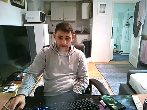 Snapshot of mihaimichael chatting on September 2025 01:44:02 PM mihaimichael online show from September 2025 01:44:02 PM