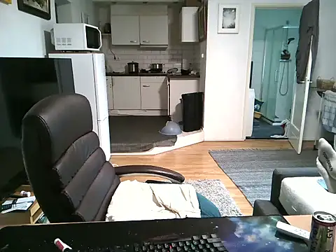 Snapshot of mihaimichael chatting on September 2025 05:04:01 PM mihaimichael online show from September 2025 05:04:01 PM