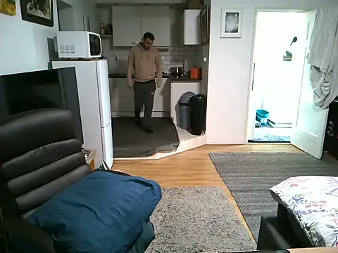 Snapshot of mihaimichael chatting on September 2025 01:36:01 PM mihaimichael online show from September 2025 01:36:01 PM