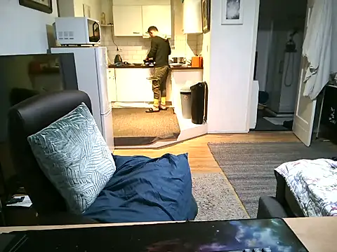 Snapshot of mihaimichael chatting on September 2025 01:42:01 AM mihaimichael online show from September 2025 01:42:01 AM