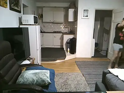 Snapshot of mihaimichael chatting on September 2025 01:33:01 AM mihaimichael online show from September 2025 01:33:01 AM