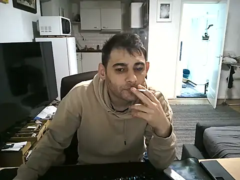 Snapshot of mihaimichael chatting on September 2025 09:58:02 AM mihaimichael online show from September 2025 09:58:02 AM