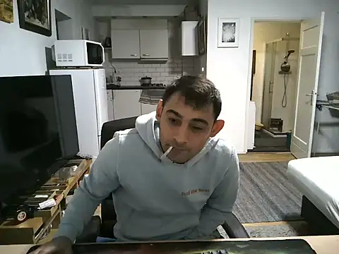 Snapshot of mihaimichael chatting on October 2025 05:42:01 PM mihaimichael online show from October 2025 05:42:01 PM