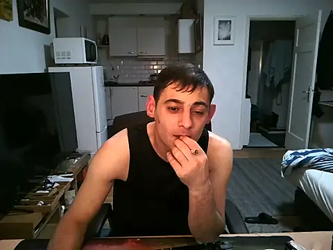 Snapshot of mihaimichael chatting on October 2025 02:21:02 AM mihaimichael online show from October 2025 02:21:02 AM