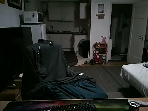 Snapshot of mihaimichael chatting on October 2025 05:16:01 AM mihaimichael online show from October 2025 05:16:01 AM