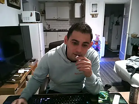 Snapshot of mihaimichael chatting on October 2025 09:13:01 PM mihaimichael online show from October 2025 09:13:01 PM