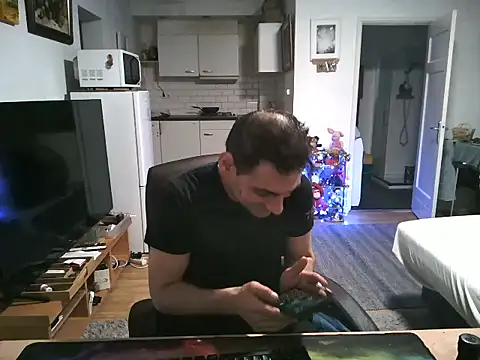 Snapshot of mihaimichael chatting on October 2025 11:15:01 PM mihaimichael online show from October 2025 11:15:01 PM