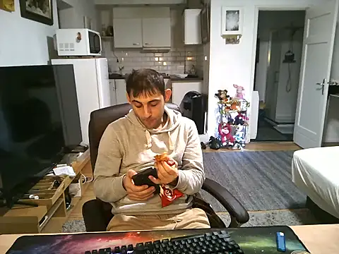 Snapshot of mihaimichael chatting on October 2025 05:45:02 PM mihaimichael online show from October 2025 05:45:02 PM