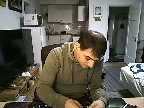 Snapshot of mihaimichael chatting on October 2025 06:52:02 PM mihaimichael online show from October 2025 06:52:02 PM