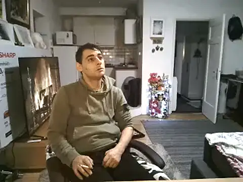 Snapshot of mihaimichael chatting on October 2025 07:03:02 PM mihaimichael online show from October 2025 07:03:02 PM