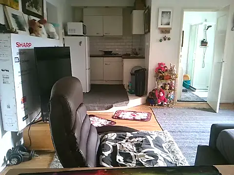 Snapshot of mihaimichael chatting on October 2025 12:39:02 PM mihaimichael online show from October 2025 12:39:02 PM