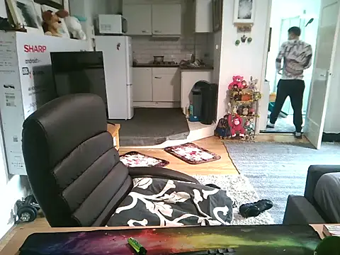 Snapshot of mihaimichael chatting on October 2025 12:06:02 PM mihaimichael online show from October 2025 12:06:02 PM